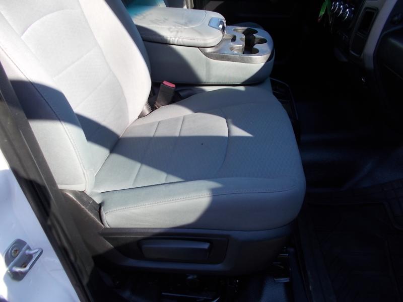 RAM 2500 Tradesman 4x4 Crew Cab 6'4" Box 2017