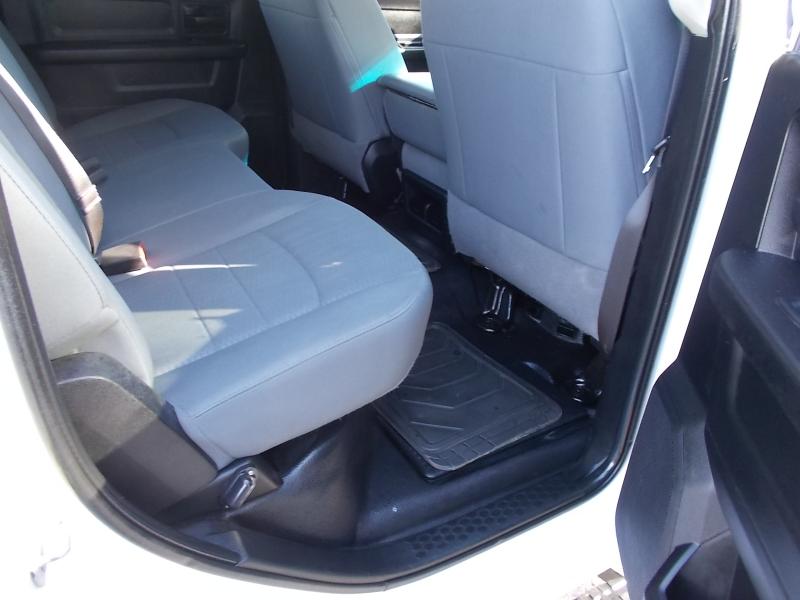 RAM 2500 Tradesman 4x4 Crew Cab 6'4" Box 2017