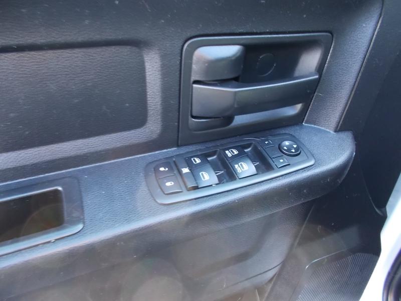 RAM 2500 Tradesman 4x4 Crew Cab 6'4" Box 2017