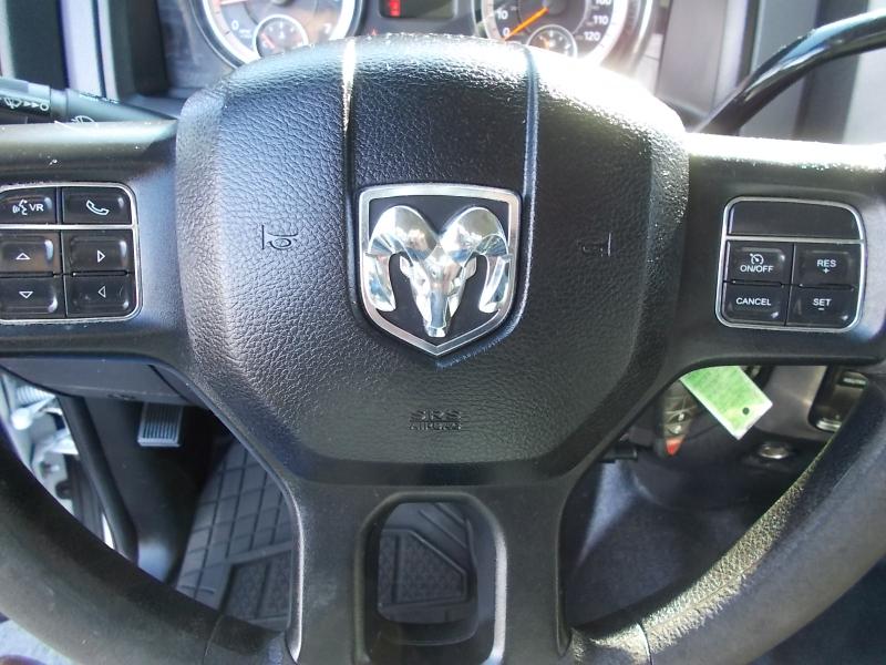 RAM 2500 Tradesman 4x4 Crew Cab 6'4" Box 2017