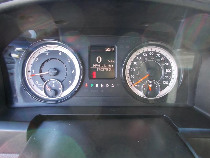 RAM 2500 Tradesman 4x4 Crew Cab 6'4" Box 2017