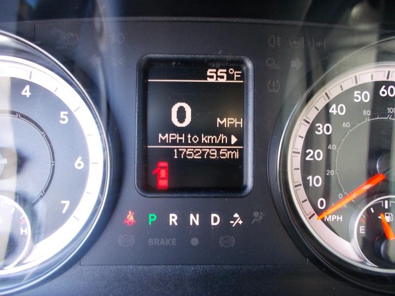 RAM 2500 Tradesman 4x4 Crew Cab 6'4" Box 2017