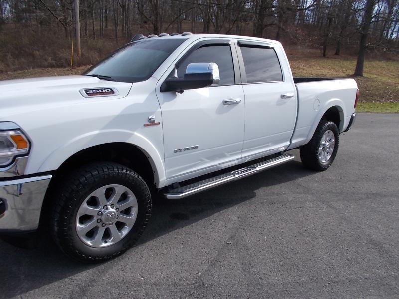 RAM 2500 Laramie 4x4 Crew Cab 6'4" Box 2022