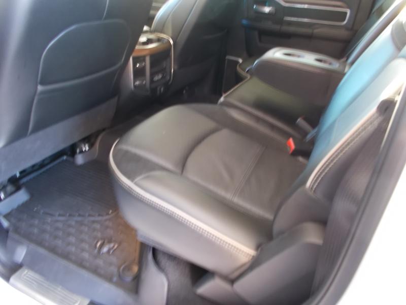 RAM 2500 Laramie 4x4 Crew Cab 6'4" Box 2022