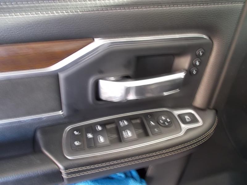 RAM 2500 Laramie 4x4 Crew Cab 6'4" Box 2022