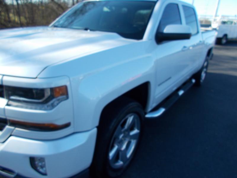 Chevrolet Silverado 1500 4WD Crew Cab 143.5" LT w/2LT 2018