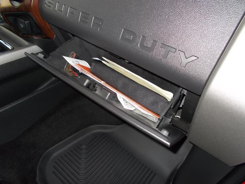 Ford Super Duty F-350 DRW 4WD Crew Cab 172" Lariat 2016