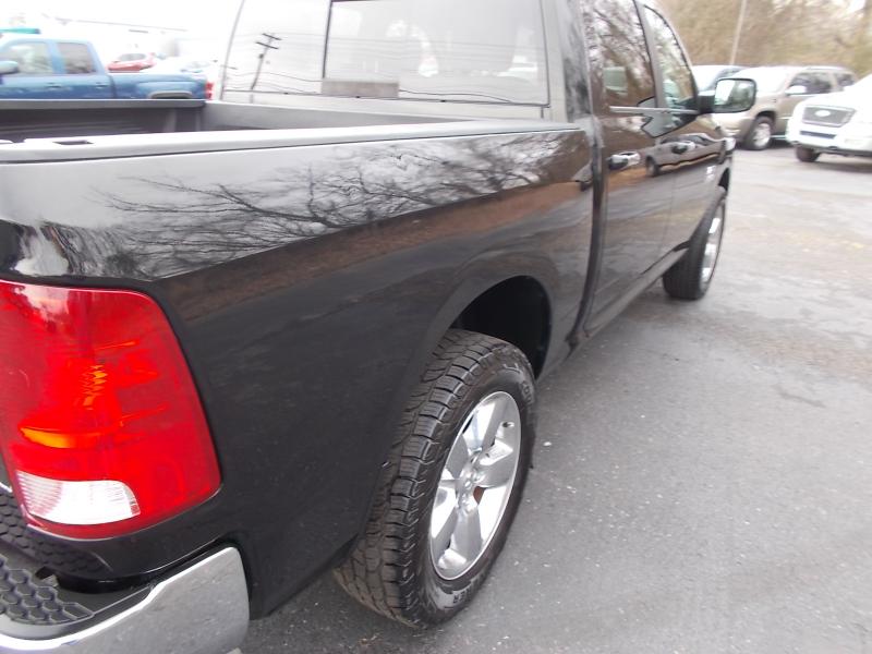 RAM 1500 4WD Crew Cab 140.5" Big Horn 2016