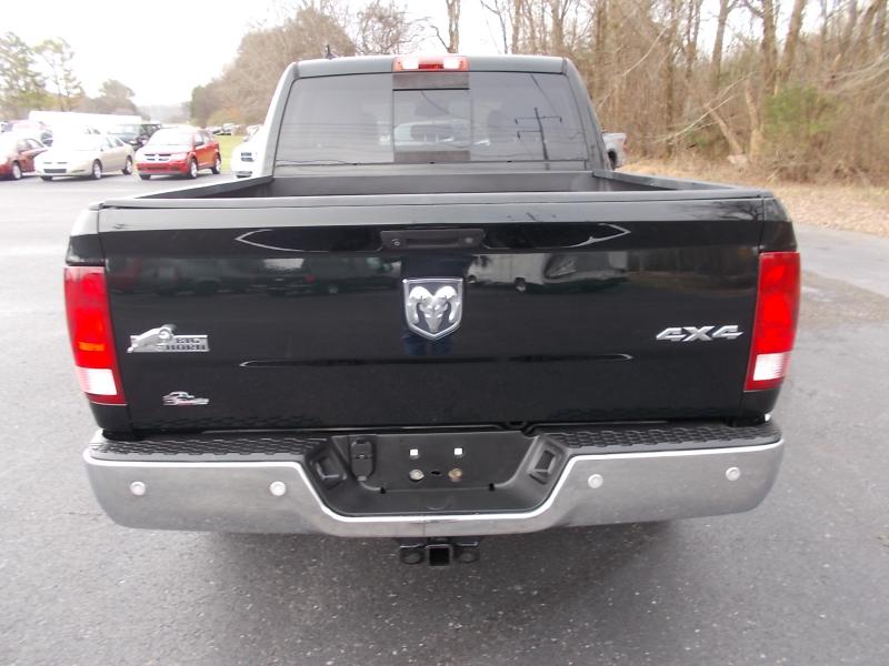 RAM 1500 4WD Crew Cab 140.5" Big Horn 2016