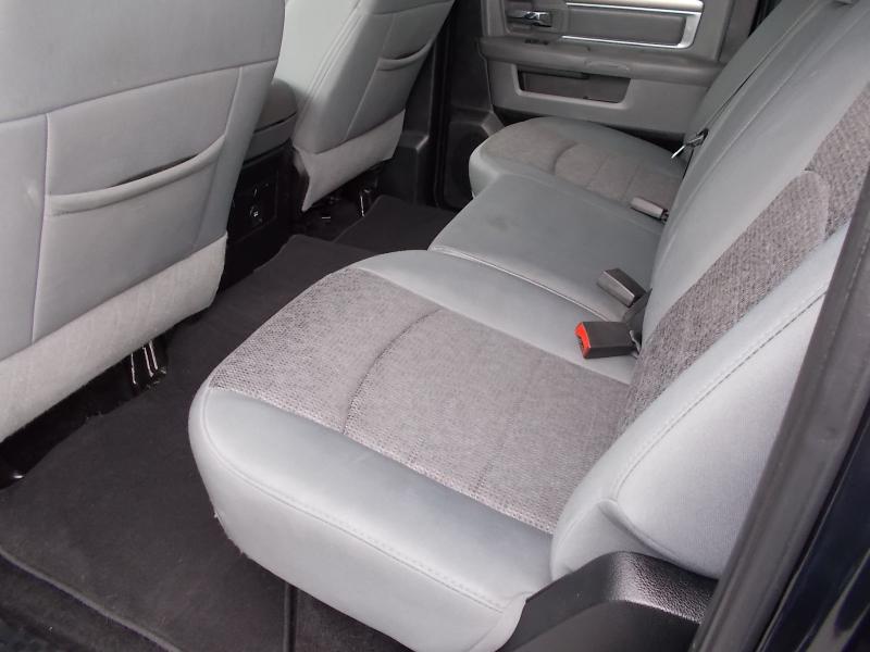 RAM 1500 4WD Crew Cab 140.5" Big Horn 2016