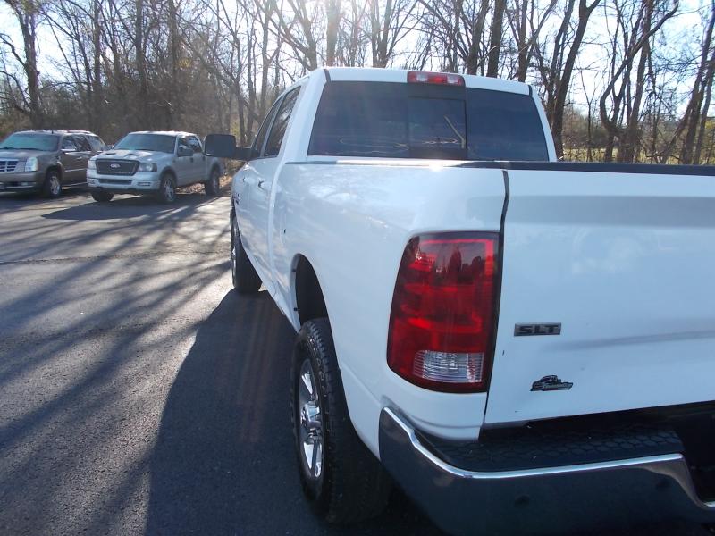 RAM 2500 SLT 4x4 Crew Cab 6'4" Box 2017