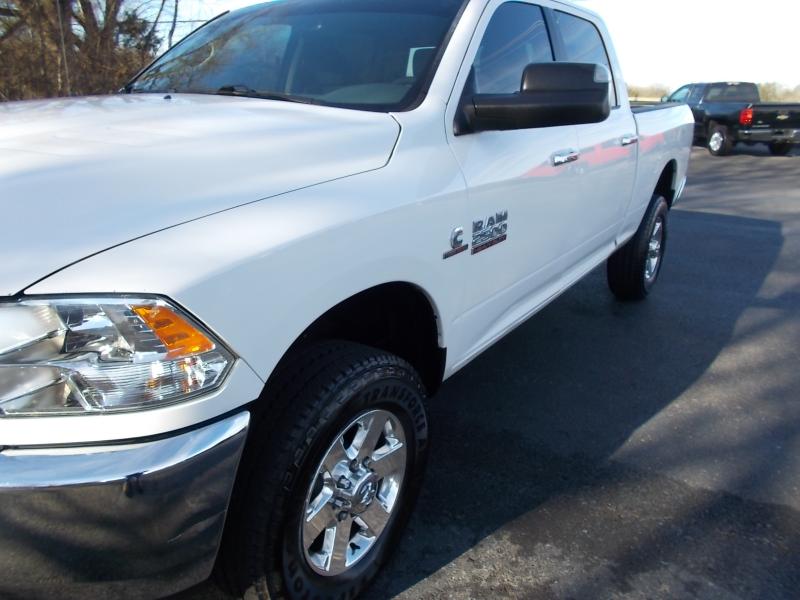 RAM 2500 SLT 4x4 Crew Cab 6'4" Box 2017