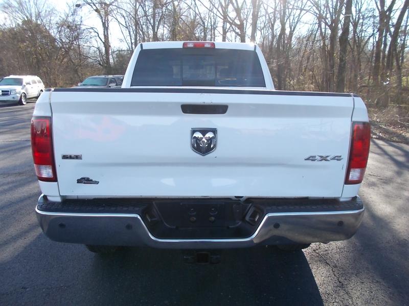 RAM 2500 SLT 4x4 Crew Cab 6'4" Box 2017