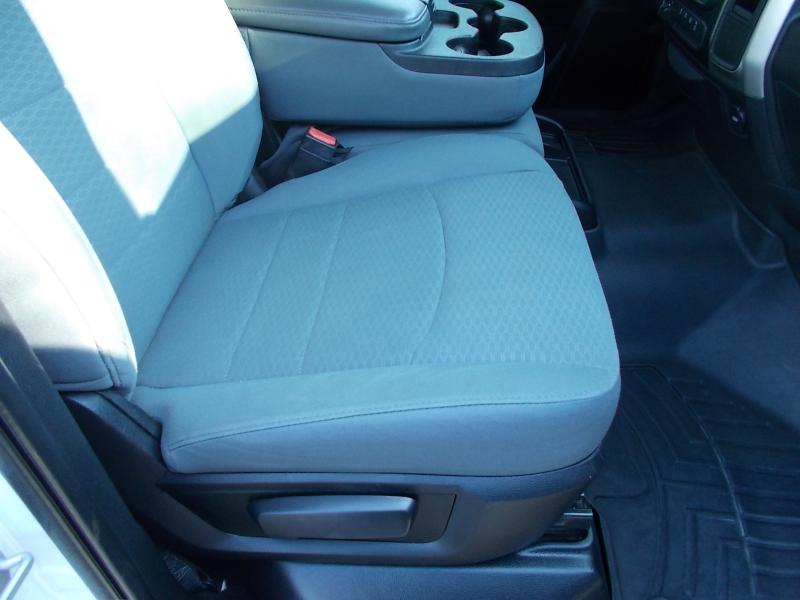 RAM 2500 SLT 4x4 Crew Cab 6'4" Box 2017