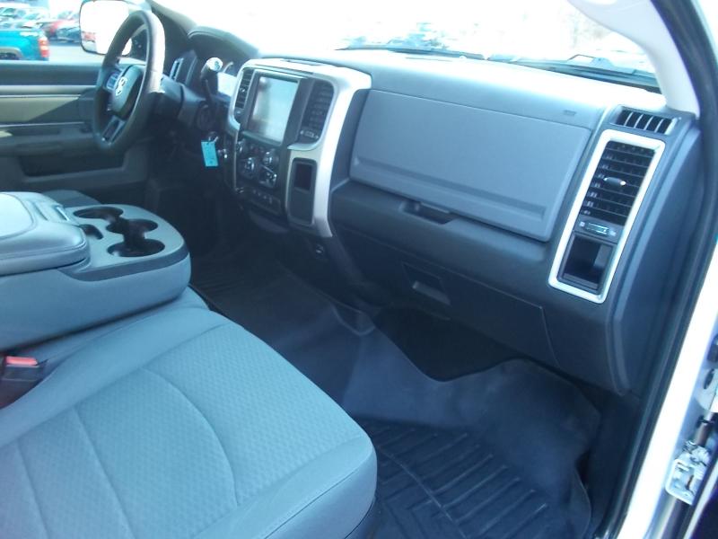 RAM 2500 SLT 4x4 Crew Cab 6'4" Box 2017