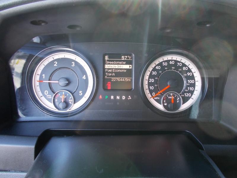 RAM 2500 SLT 4x4 Crew Cab 6'4" Box 2017