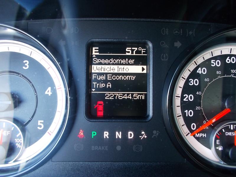 RAM 2500 SLT 4x4 Crew Cab 6'4" Box 2017