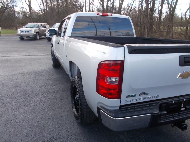 Chevrolet Silverado 1500 2WD Ext Cab 143.5" LT 2011