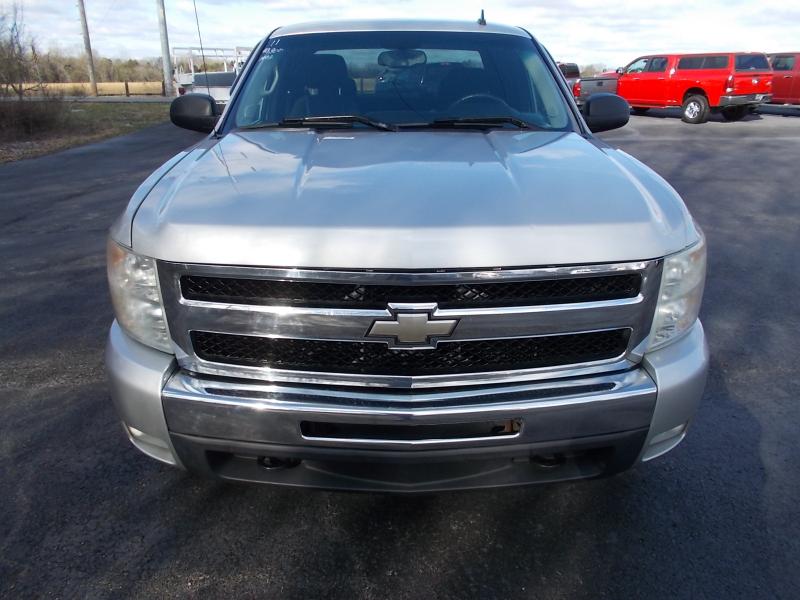Chevrolet Silverado 1500 2WD Ext Cab 143.5" LT 2011