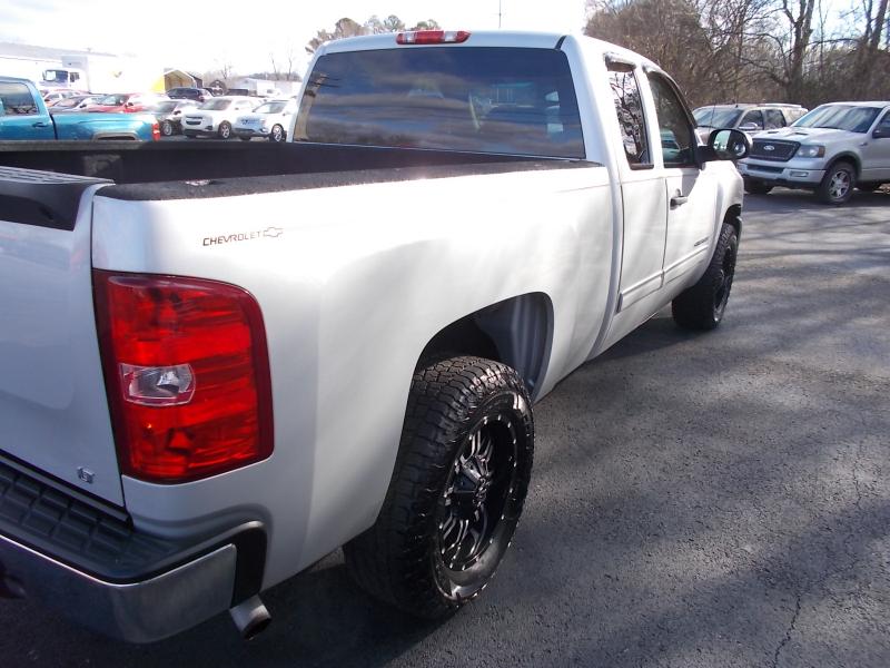 Chevrolet Silverado 1500 2WD Ext Cab 143.5" LT 2011