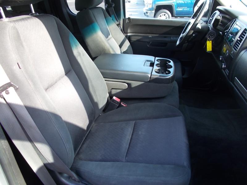 Chevrolet Silverado 1500 2WD Ext Cab 143.5" LT 2011