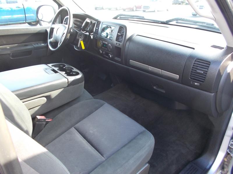 Chevrolet Silverado 1500 2WD Ext Cab 143.5" LT 2011