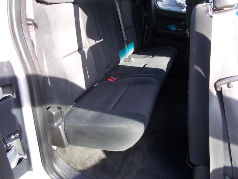 Chevrolet Silverado 1500 2WD Ext Cab 143.5" LT 2011