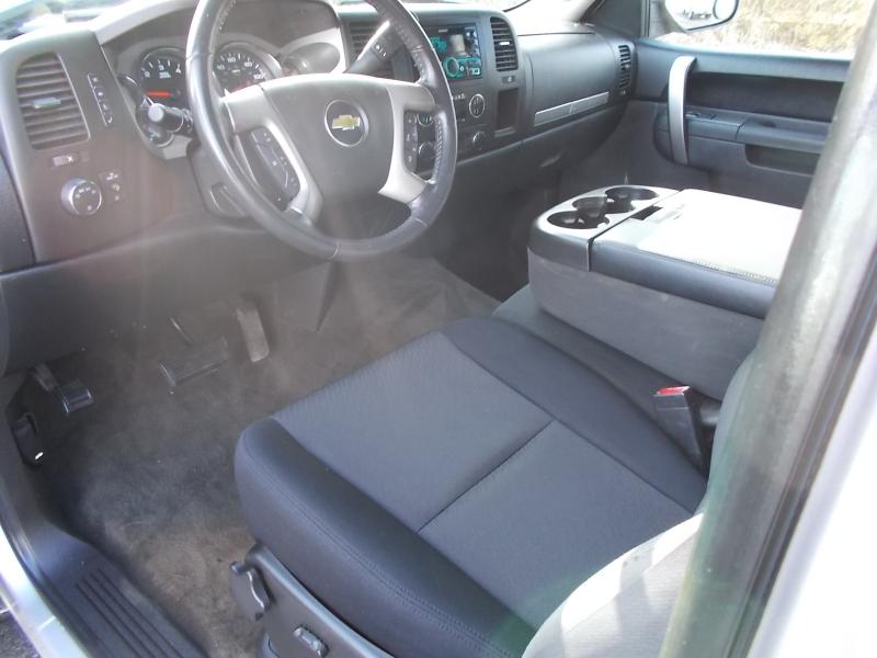 Chevrolet Silverado 1500 2WD Ext Cab 143.5" LT 2011