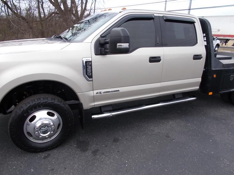 Ford Super Duty F-350 DRW XLT 4WD Crew Cab 179" WB 60" CA 2017