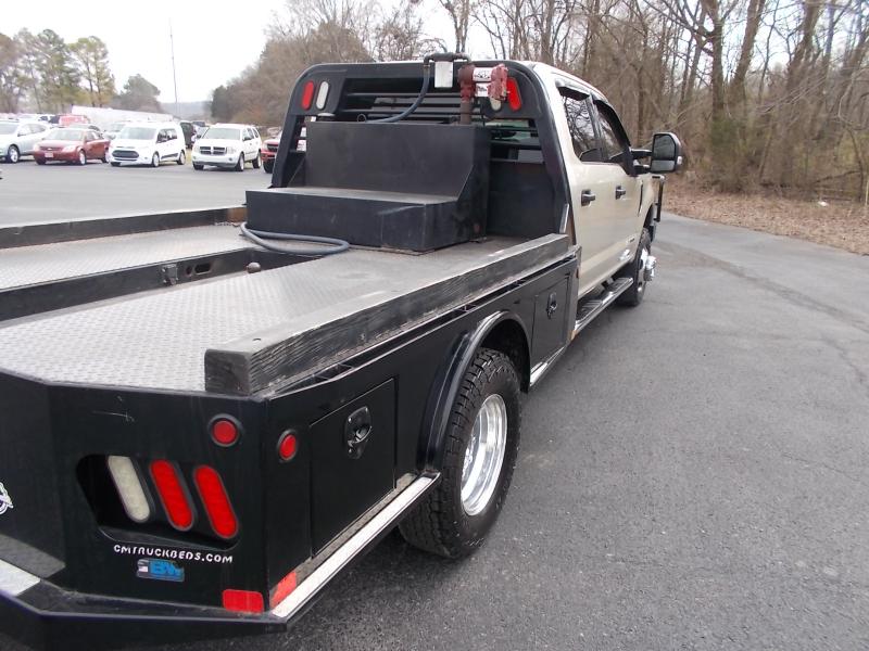 Ford Super Duty F-350 DRW XLT 4WD Crew Cab 179" WB 60" CA 2017