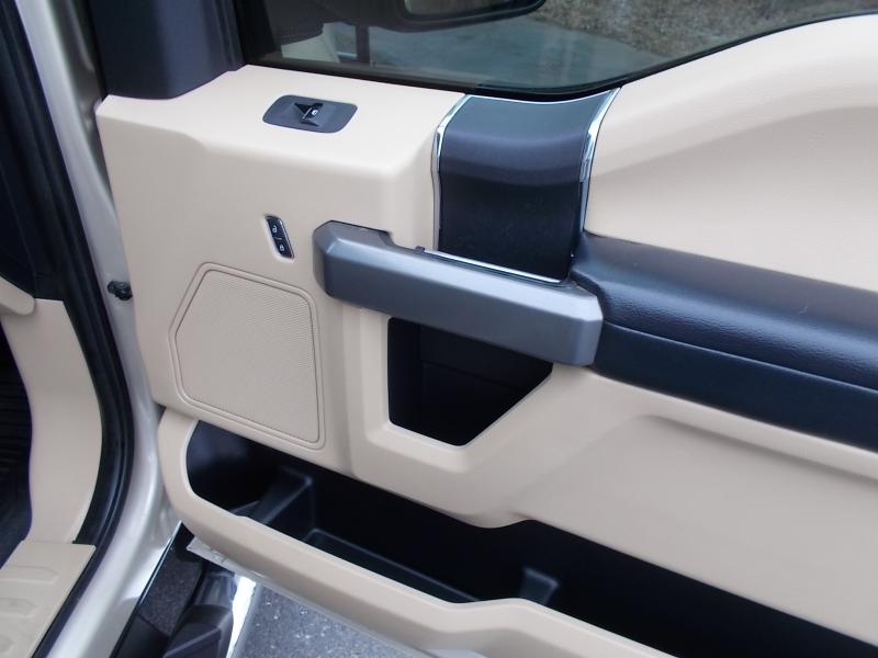 Ford Super Duty F-350 DRW XLT 4WD Crew Cab 179" WB 60" CA 2017