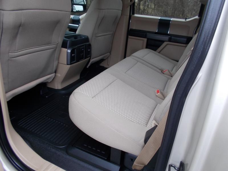 Ford Super Duty F-350 DRW XLT 4WD Crew Cab 179" WB 60" CA 2017