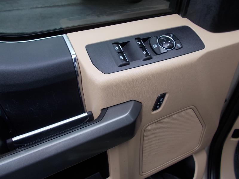 Ford Super Duty F-350 DRW XLT 4WD Crew Cab 179" WB 60" CA 2017