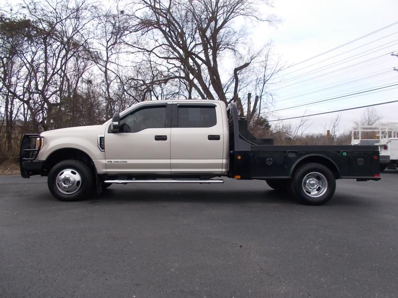 Ford Super Duty F-350 DRW XLT 4WD Crew Cab 179" WB 60" CA 2017