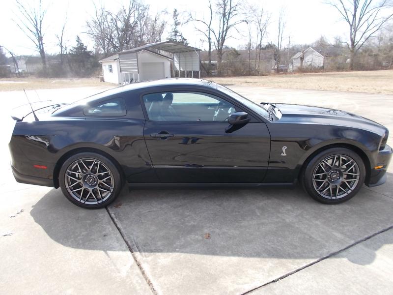 Ford Mustang 2dr Cpe Shelby GT500 2011