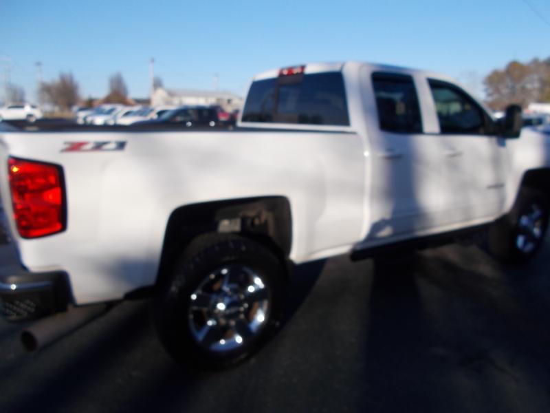 Chevrolet Silverado 2500HD Built After Aug 14 4WD Double Cab 144.2" LT 2015