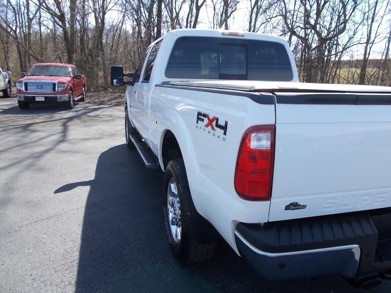 Ford Super Duty F-350 SRW 4WD Crew Cab 156" Lariat 2011