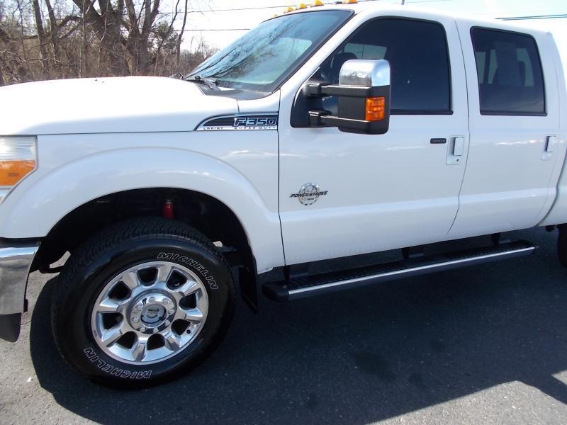 Ford Super Duty F-350 SRW 4WD Crew Cab 156" Lariat 2011