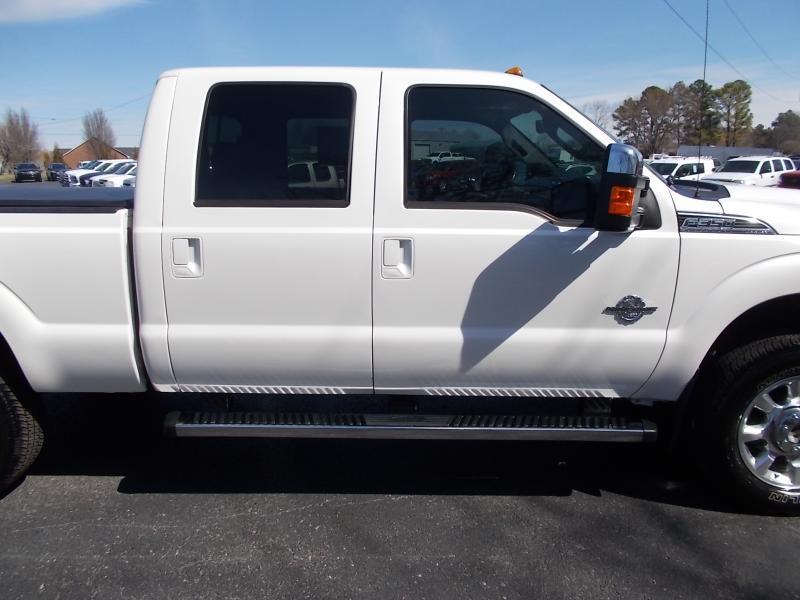 Ford Super Duty F-350 SRW 4WD Crew Cab 156" Lariat 2011