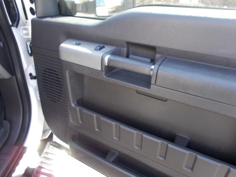 Ford Super Duty F-350 SRW 4WD Crew Cab 156" Lariat 2011