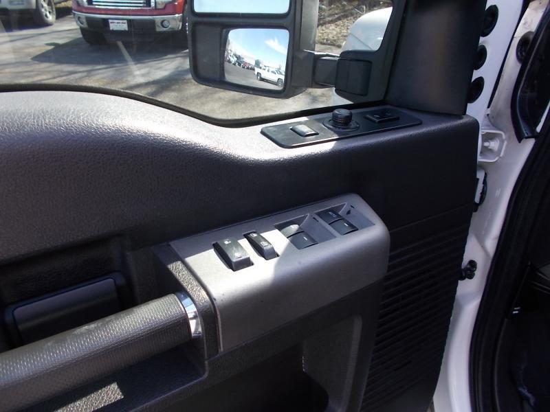 Ford Super Duty F-350 SRW 4WD Crew Cab 156" Lariat 2011