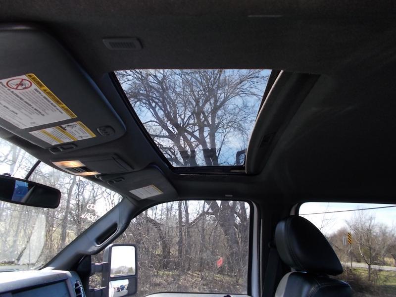 Ford Super Duty F-350 SRW 4WD Crew Cab 156" Lariat 2011