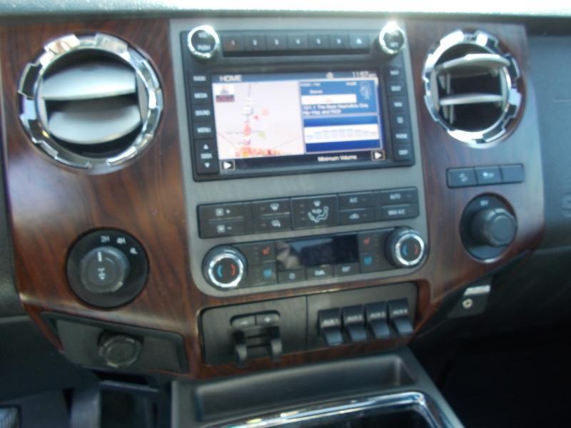 Ford Super Duty F-350 SRW 4WD Crew Cab 156" Lariat 2011