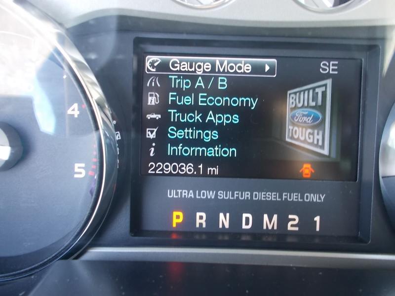 Ford Super Duty F-350 SRW 4WD Crew Cab 156" Lariat 2011
