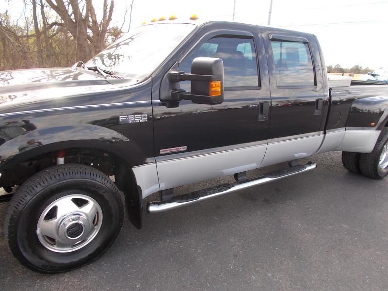 Ford Super Duty F-350 DRW Crew Cab 172" Lariat 4WD 2004