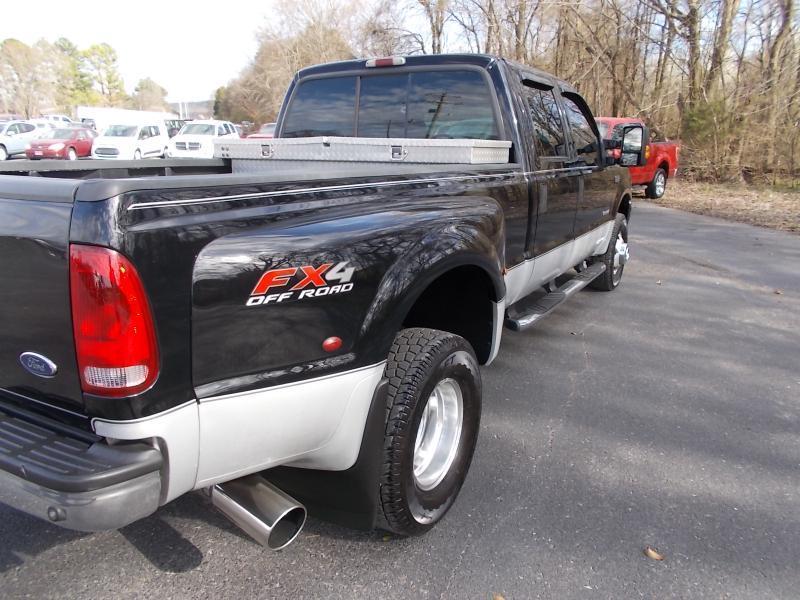 Ford Super Duty F-350 DRW Crew Cab 172" Lariat 4WD 2004