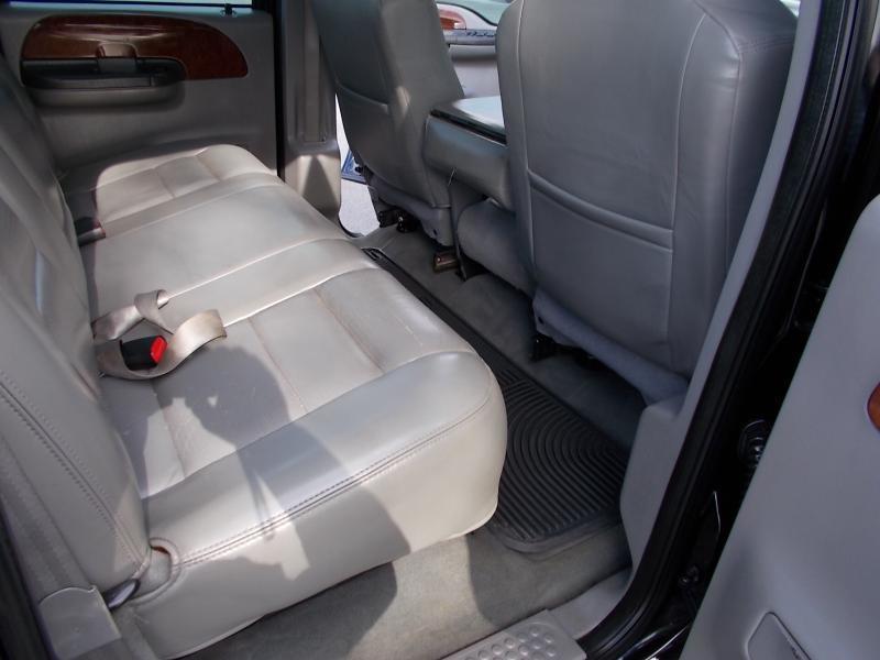 Ford Super Duty F-350 DRW Crew Cab 172" Lariat 4WD 2004