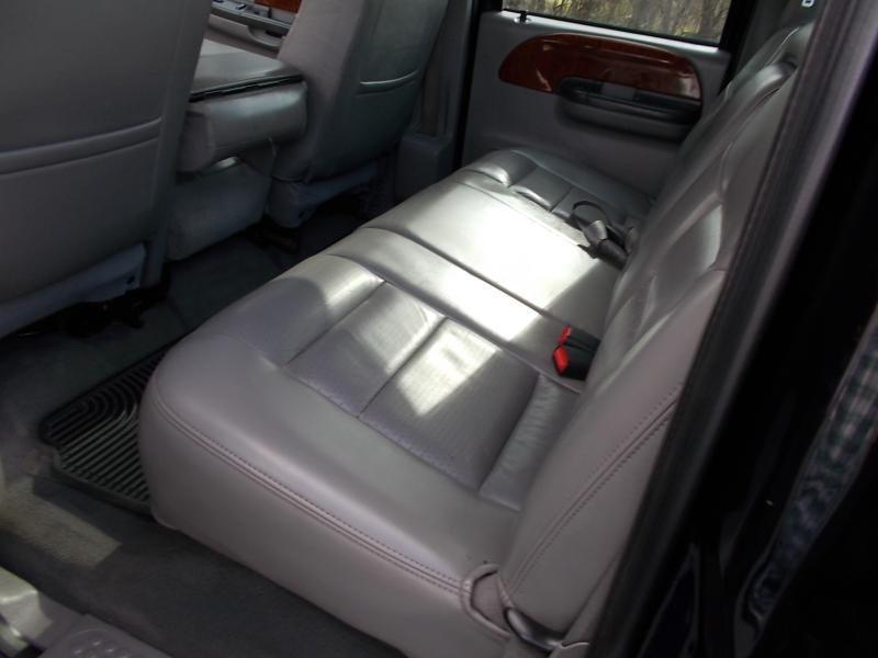 Ford Super Duty F-350 DRW Crew Cab 172" Lariat 4WD 2004