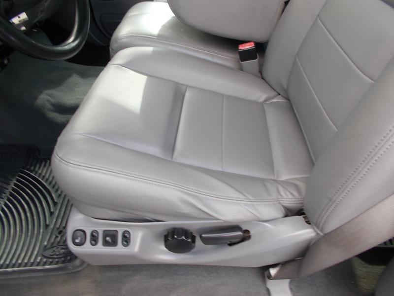 Ford Super Duty F-350 DRW Crew Cab 172" Lariat 4WD 2004