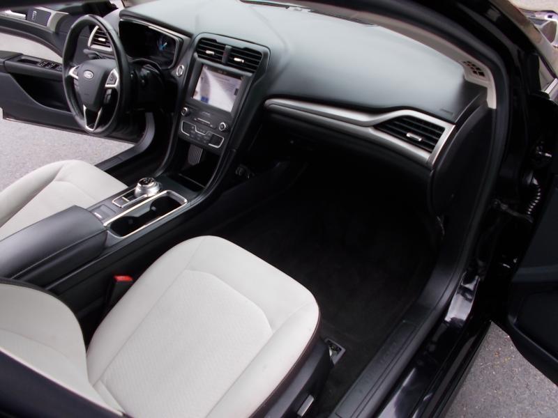 Ford Fusion SE FWD 2019